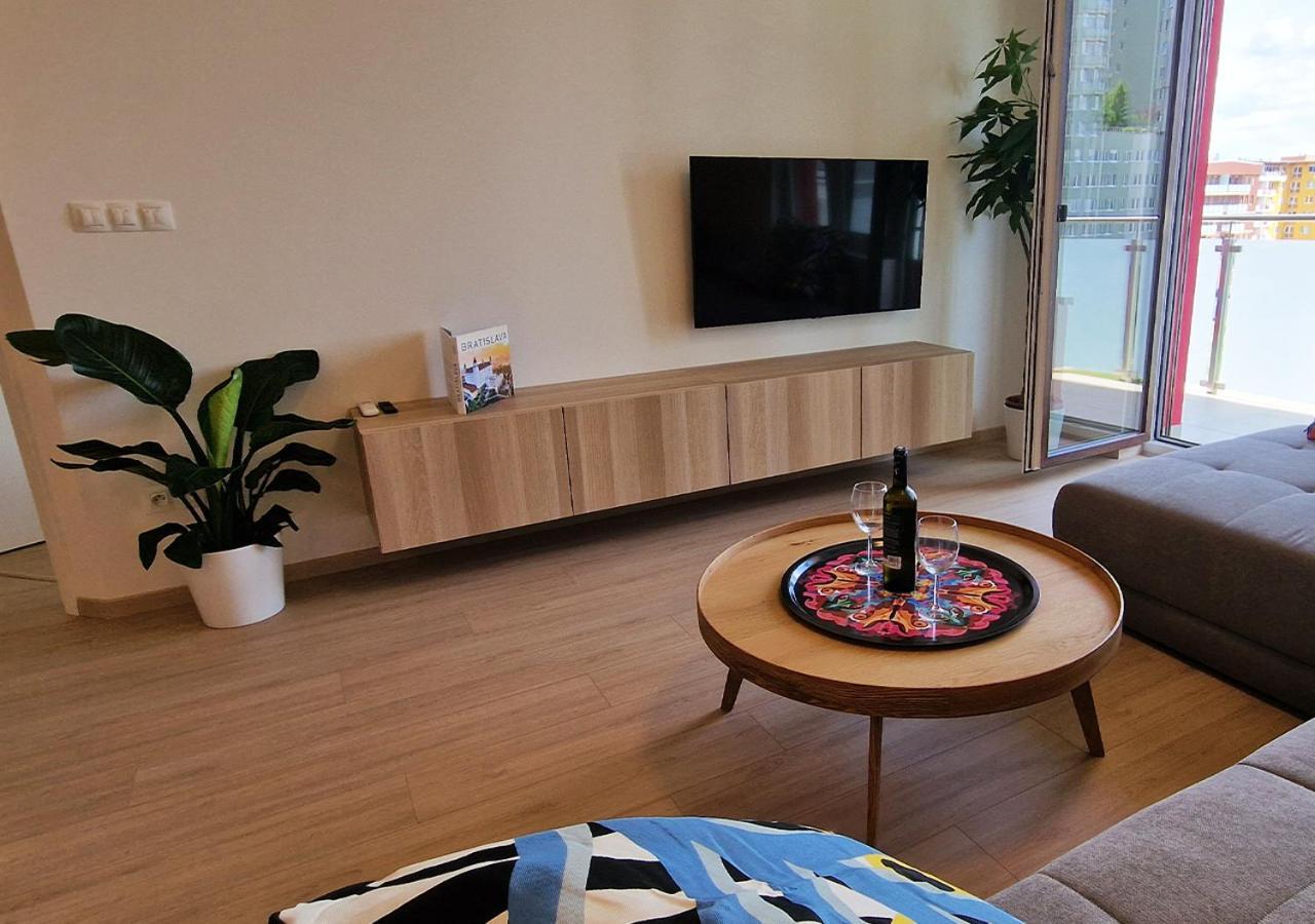 New Cozy 2 Room Pink Apartment Bratislava 059 Kültér fotó
