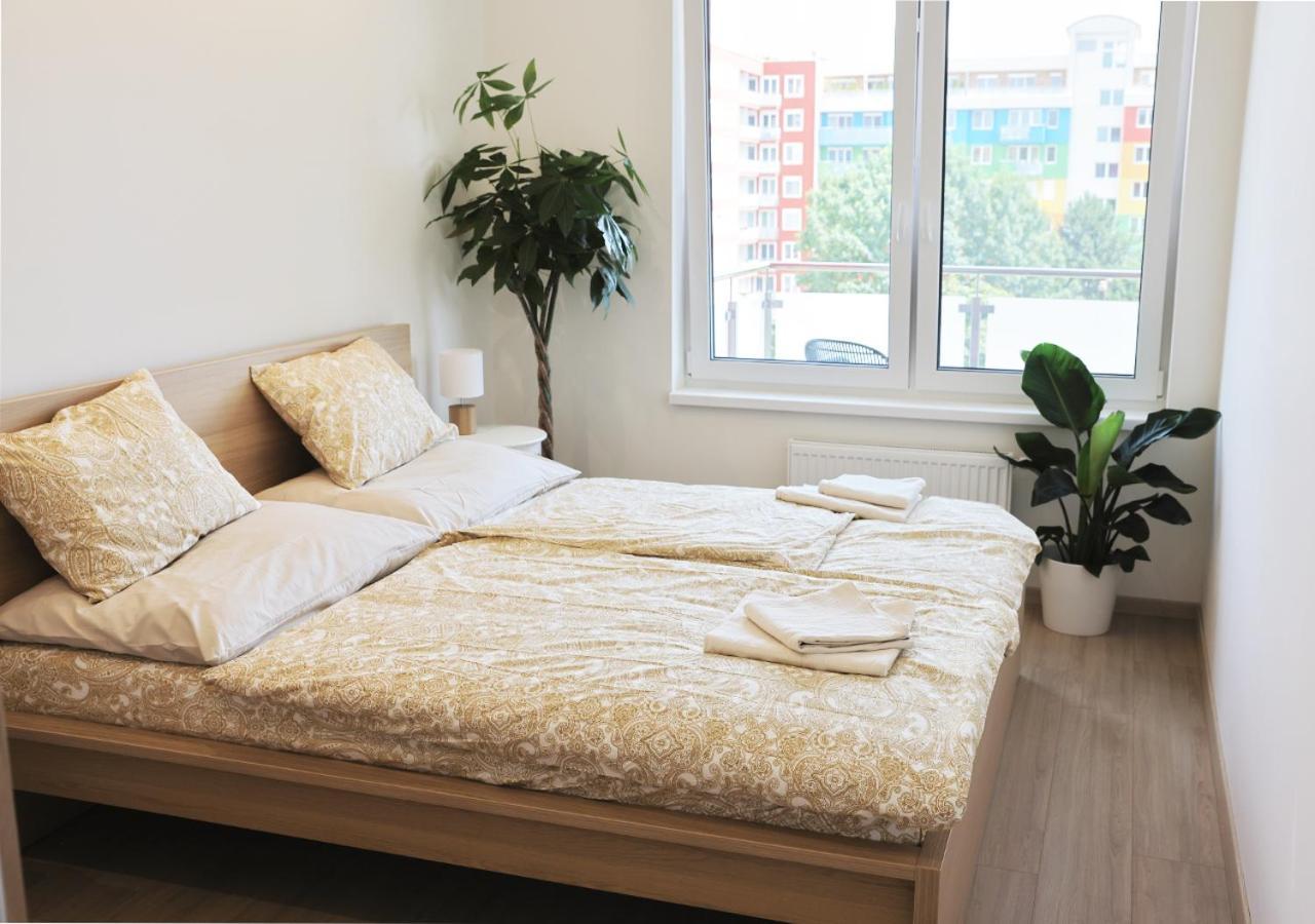 New Cozy 2 Room Pink Apartment Bratislava 059 Kültér fotó