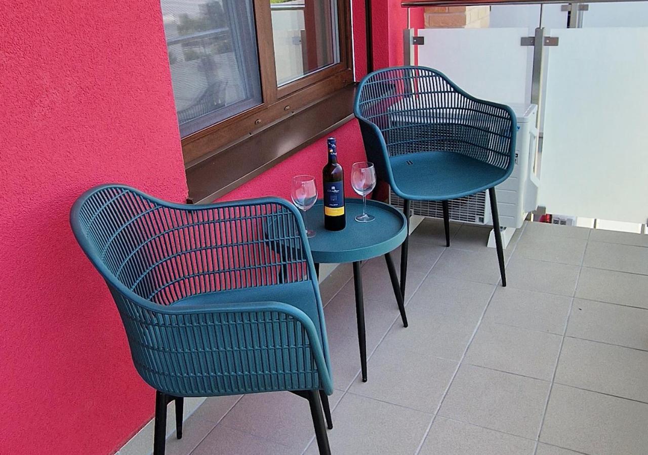 New Cozy 2 Room Pink Apartment Bratislava 059 Kültér fotó